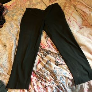 Basic black pant- slightly cropped